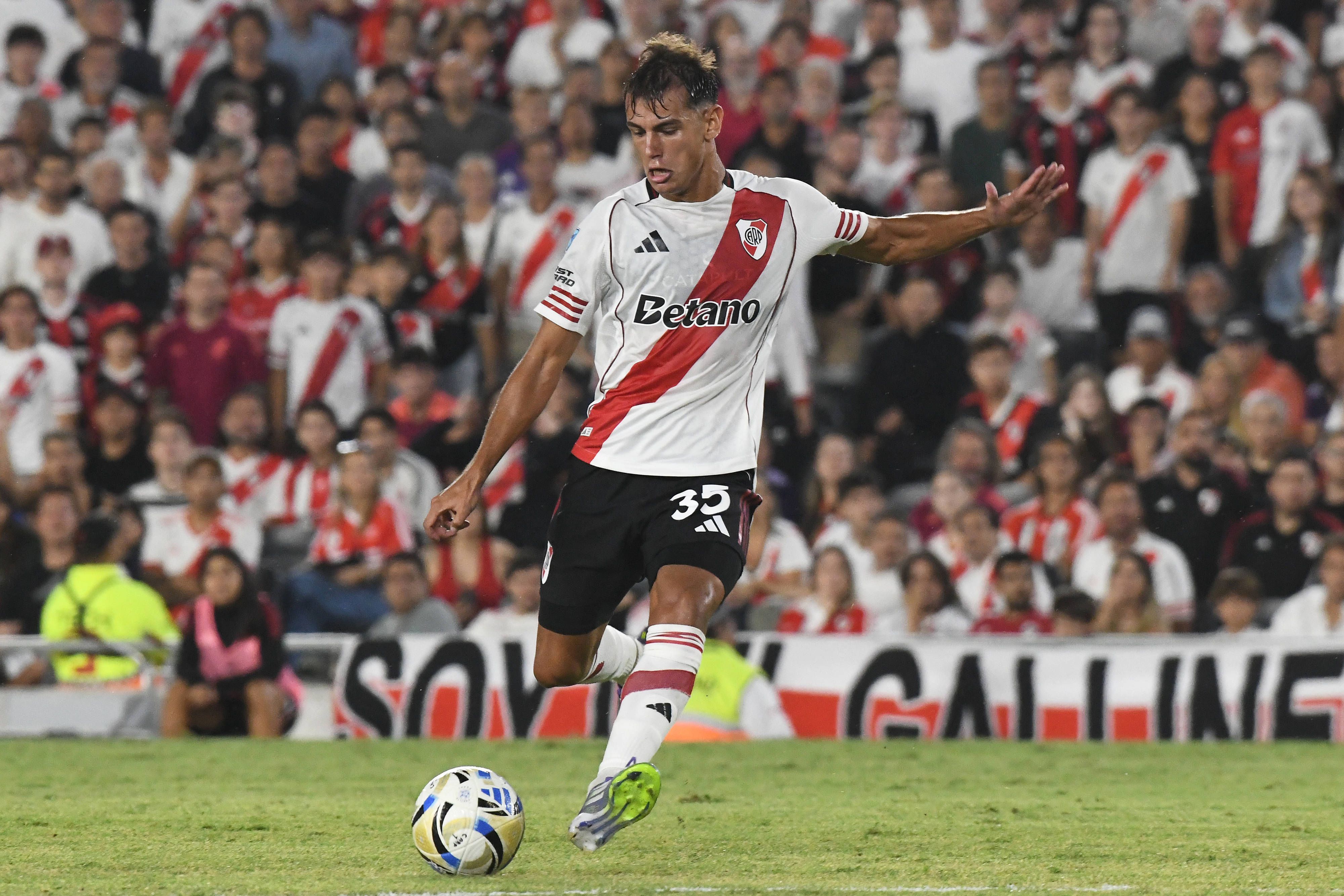 Joaquim Freitas, ponta de lança de 19 anos do River Plate (Argentina), foto: Imago