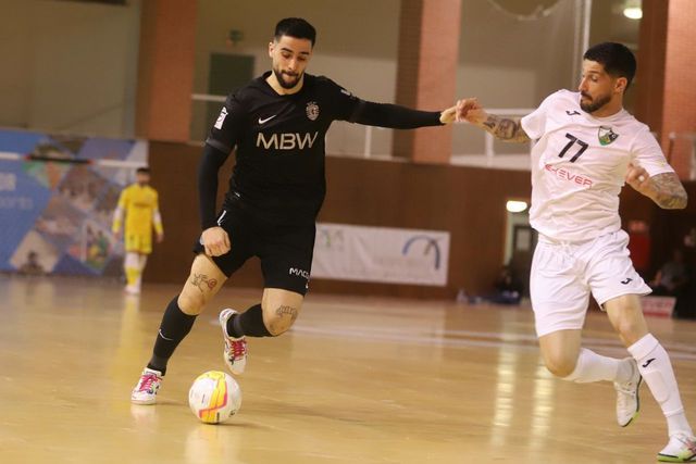 Tomás Paçó e Simi Saiotti em ação do deulo de Ponte de Sor (Foto FPF)
