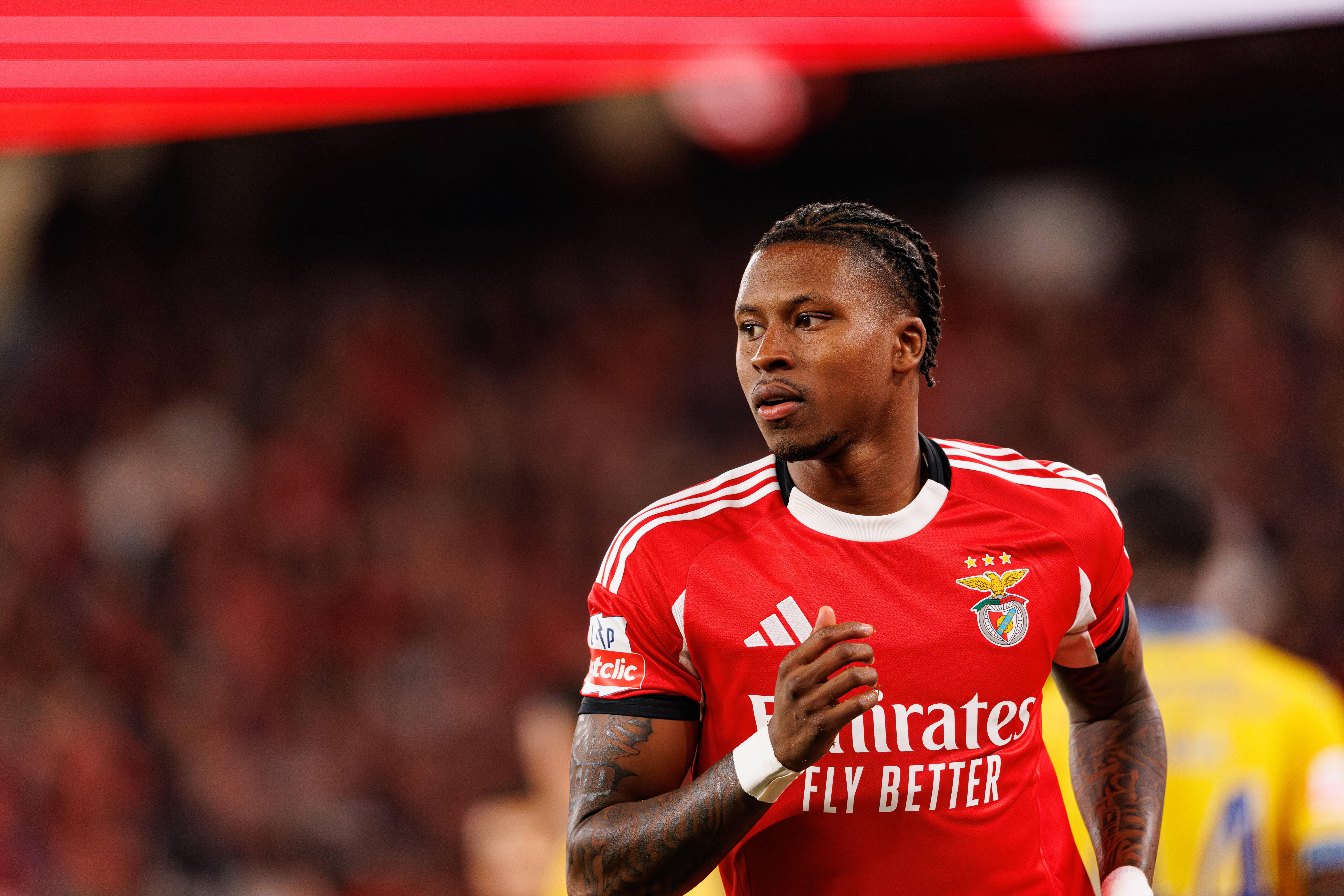 Sidny Lopes Cabral nem uma época ficou na Luz. Chegou a meio da época passada do Estrela da Amadora, e ainda antes do Mundial saiu para o Trabzonspor, após 12 jogos de águia ao peito