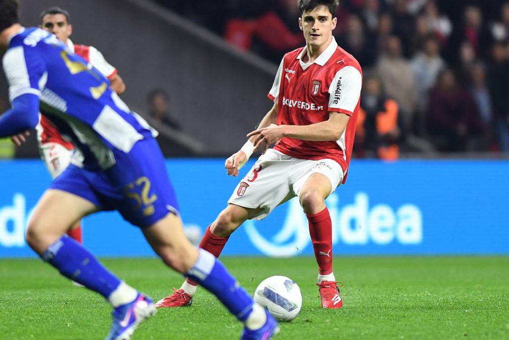 Mesmo quando não marca, antigo jogador do Barcelona tem grande impacto na equipa - Foto: Rogério Ferreira/Kapta+