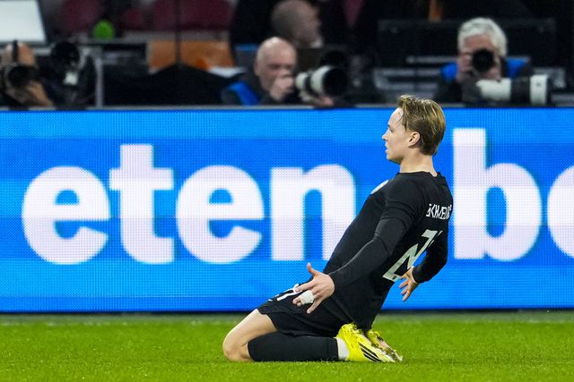 VÍDEO: Schjelderup estreia-se a marcar pela Noruega... e foi um golaço