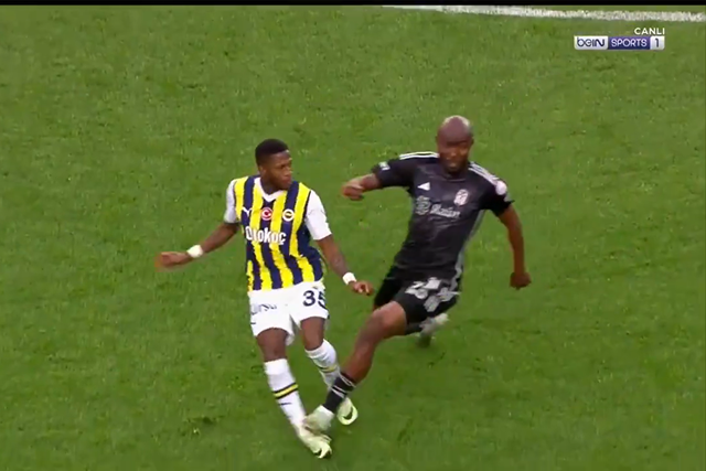 Vídeo: a entrada que valeu a expulsão de Al Musrati no dérbi de Istambul