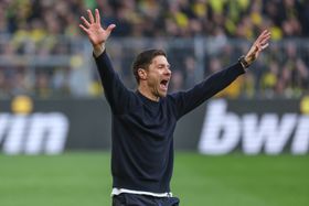 Xabi Alonso: o maestro dos relvados e dos bancos regressa ao palco preferido
