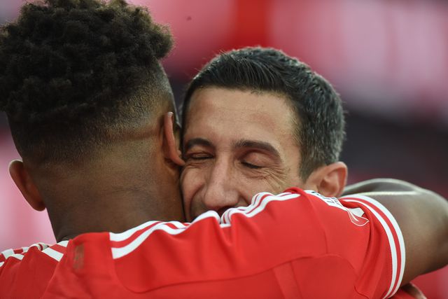 Vídeo: David Neres consuma reviravolta do Benfica