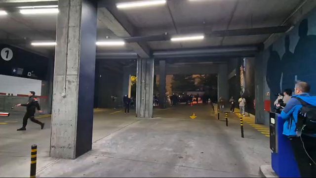 Super Dragões cantam por Pinto da Costa