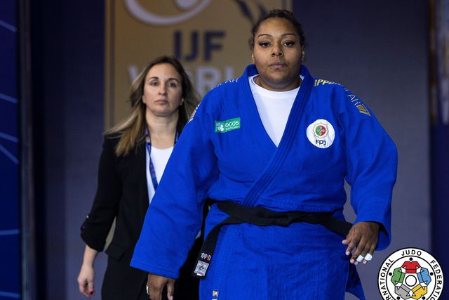 Rochele Nunes vai combater pelo bronze no Euro de Zagreb
