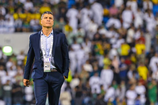 Pedro Emanuel perde, Al Ittihad é goleado