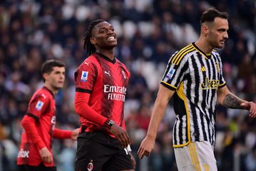 Serie A: Juventus e Milan anulam-se na luta pela prata