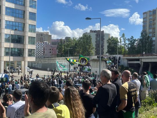 Onda verde na partida do autocarro do Sporting para o Porto