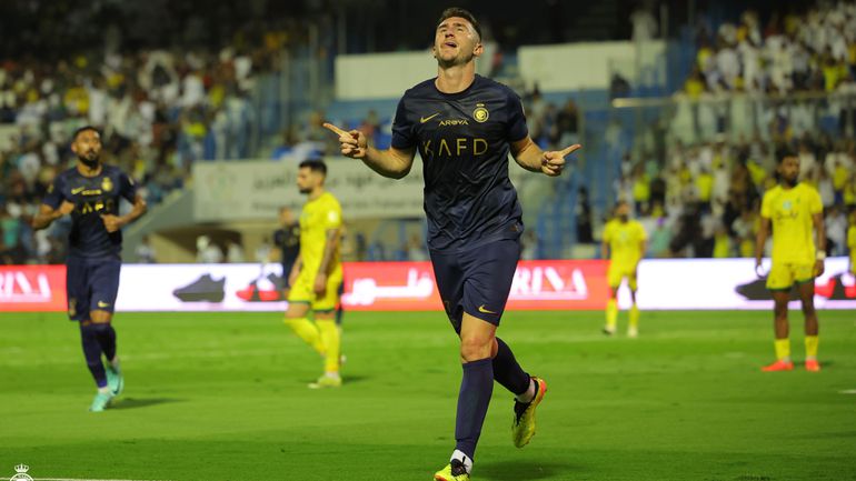 Golo de Laporte mantém Al Nassr na luta pelo título