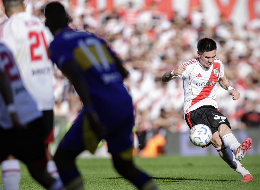 Mastantuono marca de livre direto ao Boca Juniors