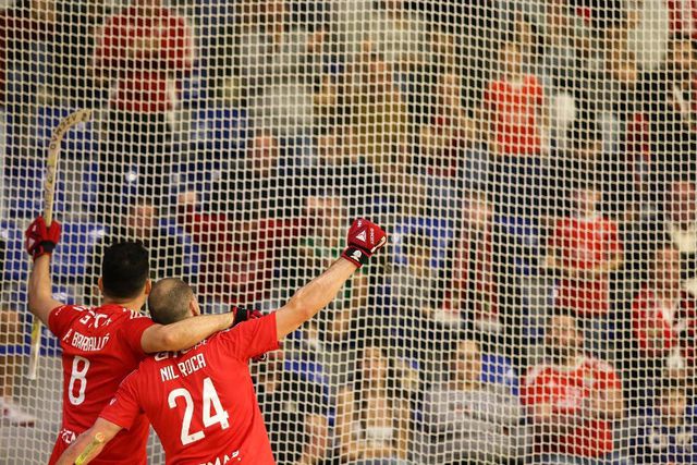 Pau Bargalló e Nil Roca a festejarem o triunfo do Benfica