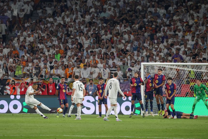 Mbappé marcou de livre direto pela primeira vez na carreira