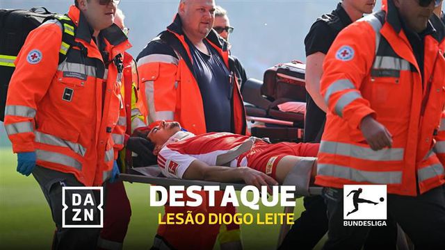 VÍDEO: Diogo Leite levou bolada e teve de sair de maca