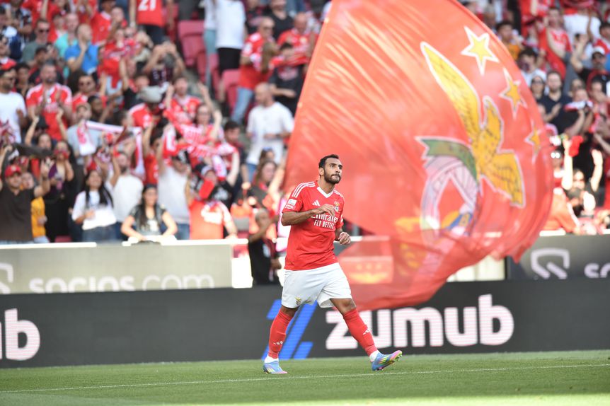 Pavlidis festeja 2-0 no Benfica-Aves SAD (foto: Miguel Nunes)