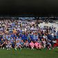 Equipa feminina do FC Porto tira fotografia com os adeptos após garantir subida à II Divisão (foto: FCP)