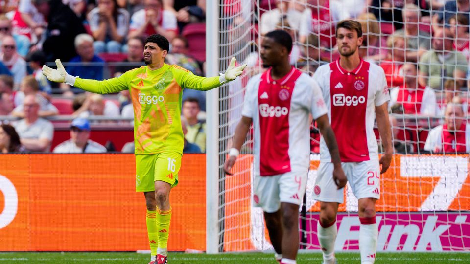 Jogadores do Ajax depois do golo sofrido
