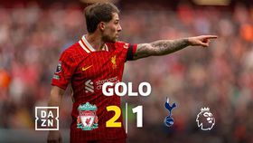 Liverpool agarra título à lei da bomba (vídeo)