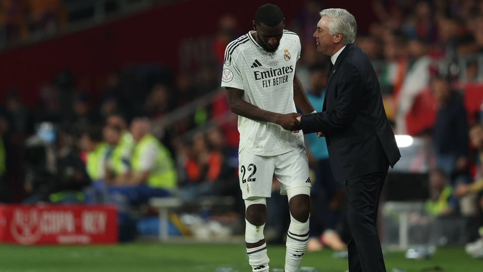 Rudiger pede desculpa pelos atos no final do Barcelona-Real Madrid