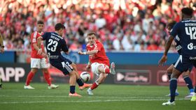 «Sofremos dois golos muito cedo, de bola parada, e mexeu connosco»