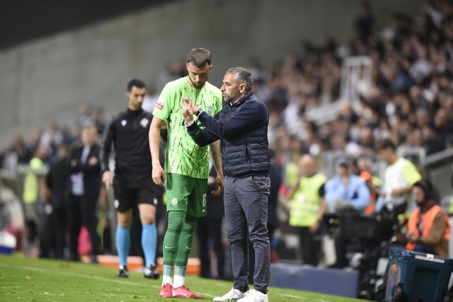 Rui Borges conversa com Debast no Boavista-Sporting (foto: Grafislab)