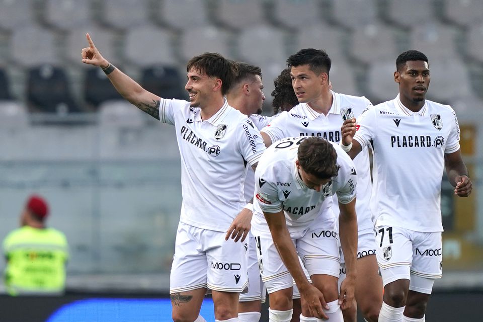 Conquistadores implacáveis não tiveram de suar muito... (crónica)