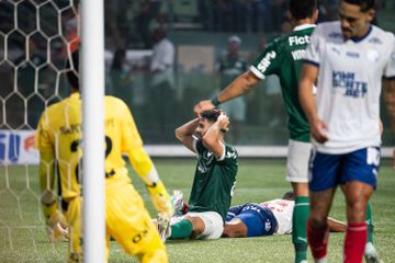 Palmeiras perde com Bahia e entrega liderança do Brasileirão ao Flamengo