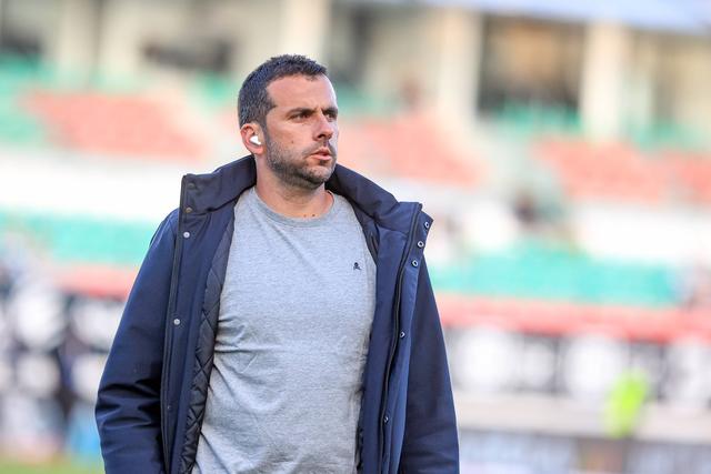 João Nuno chegou ao Estrela da Amadora com a época a decorrer, mas deixa o clube ainda antes do final da temporada
