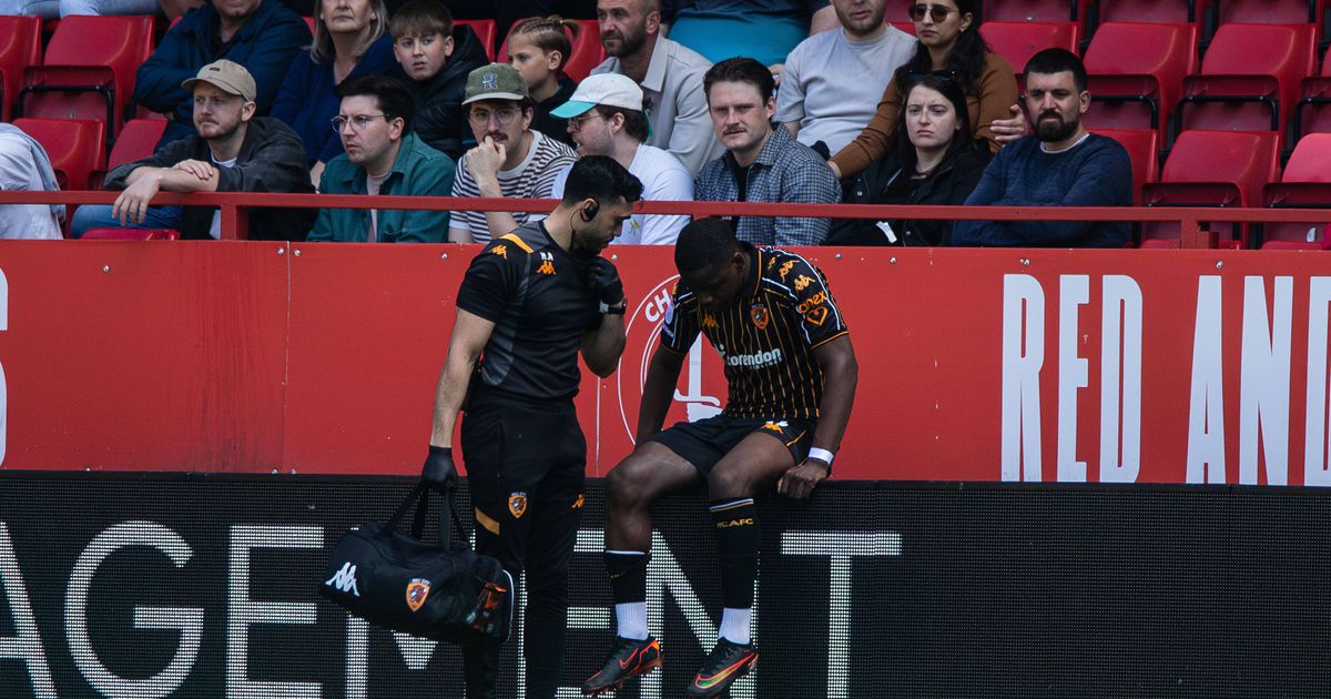 Regressou de rotura no joelho e sofreu mesma lesão após... 11 minutos em campo