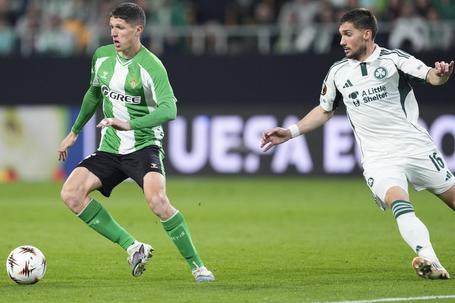 Betis avisa Sporting: «Altimira? Não precisamos de vender»