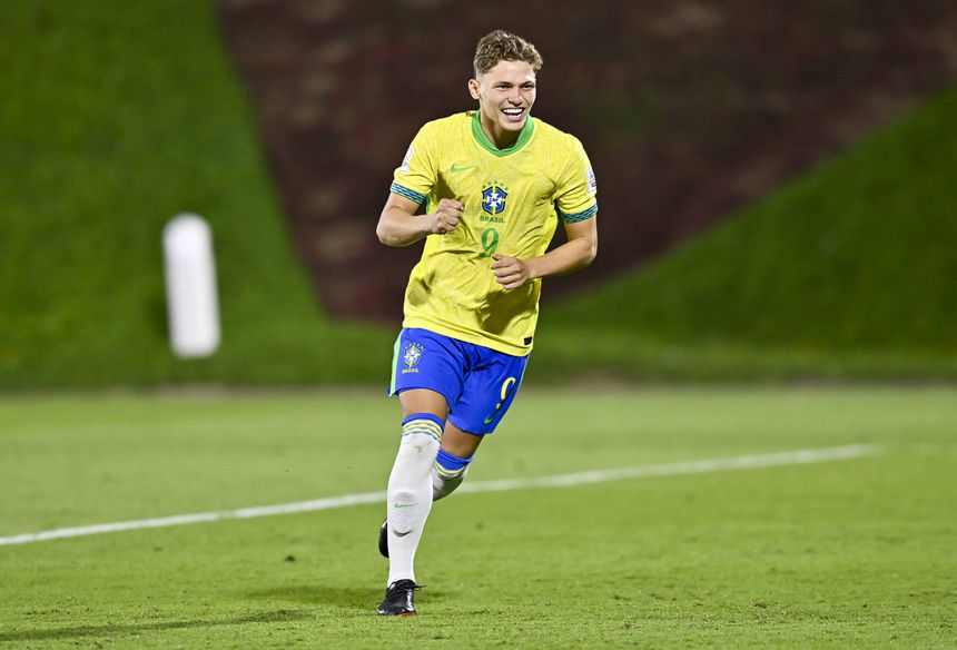 Dell é uma grande promessa do futebol brasileiro