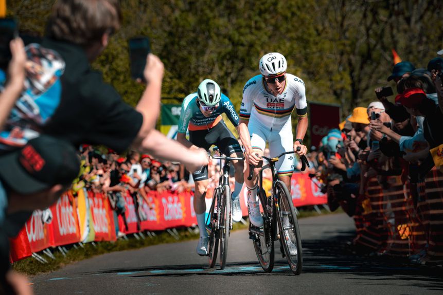 Paul Seixas e Tadej Pogacar