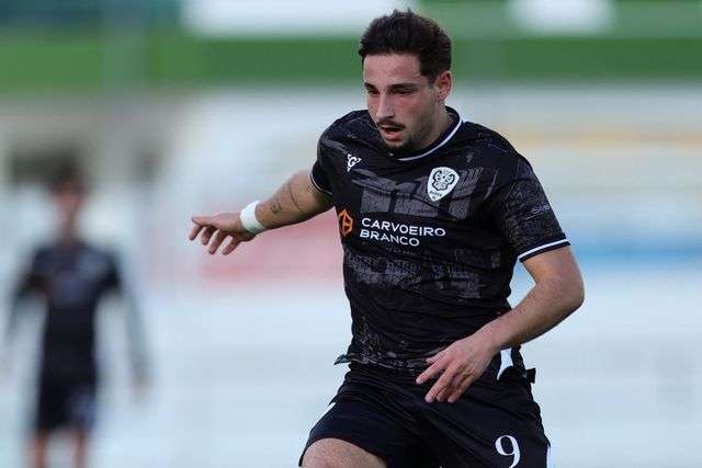 Miguel Coentrão, primo de Fábio Coentrão, tem 19 anos e brilha no Silves - Foto: D.R.