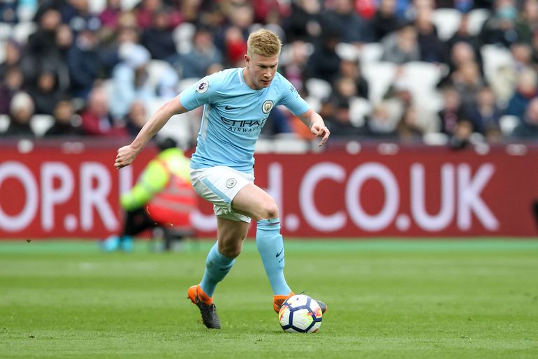 De Bruyne (Manchester City) - 18 assistências em 2016/17