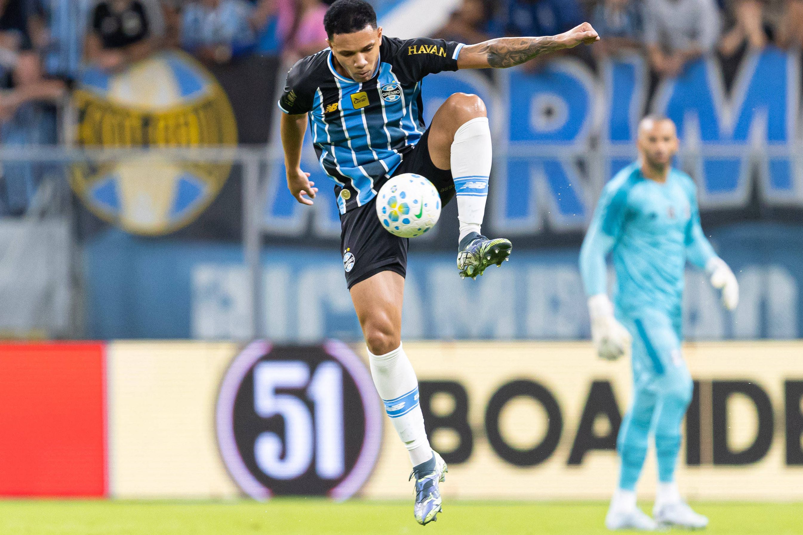 Viery, 21 anos, defesa-central do Grêmio — Foto: IMAGO