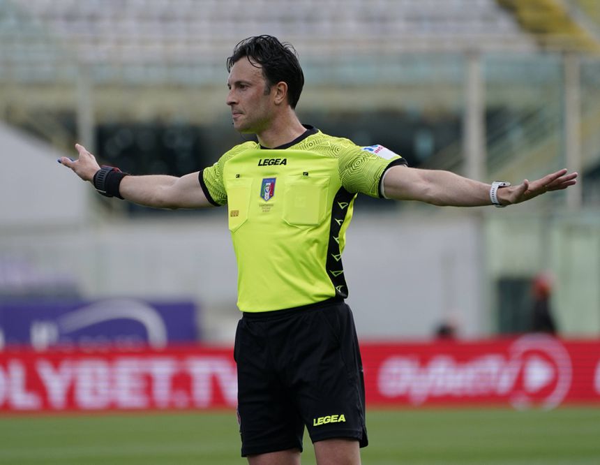 O árbitro Daniele Paternà