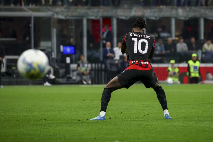 Vida difícil para Leão no Milan