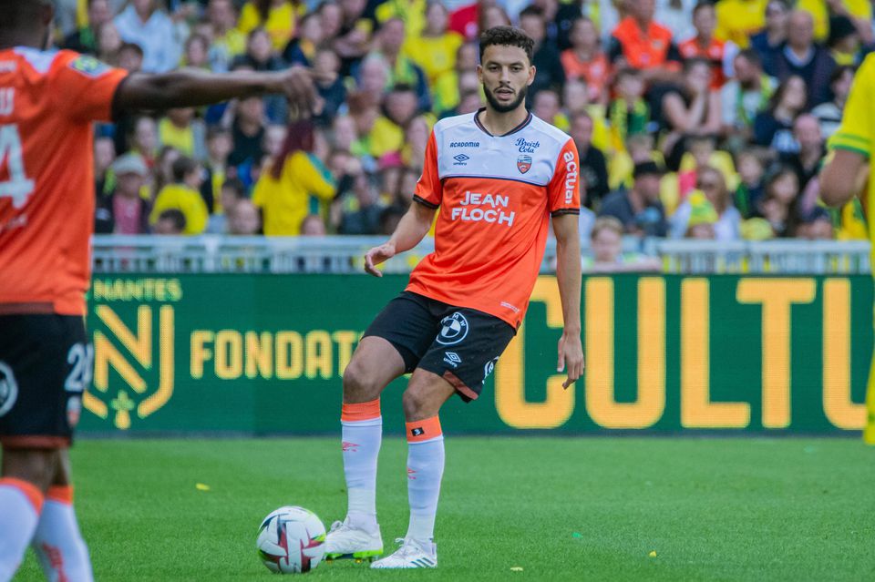 Defesa do Lorient associado ao FC Porto