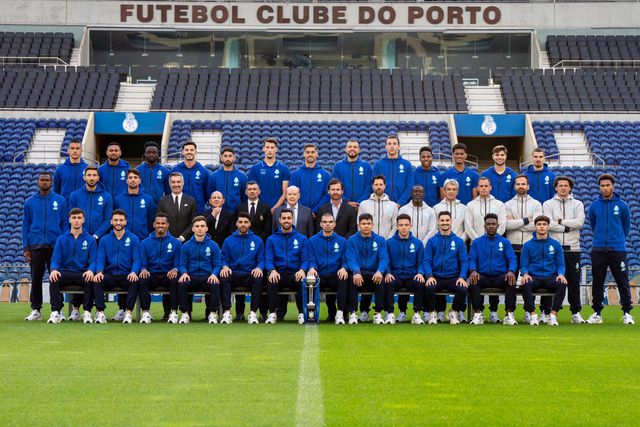 FC Porto: foto da Taça com dois presidentes e quatro ausentes