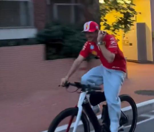 Depois de vencer GP do Mónaco, Leclerc foi para casa... de bicicleta!