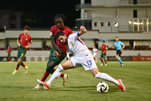Euro sub-17: Portugal perde com França, mas passa no 1.º lugar do grupo