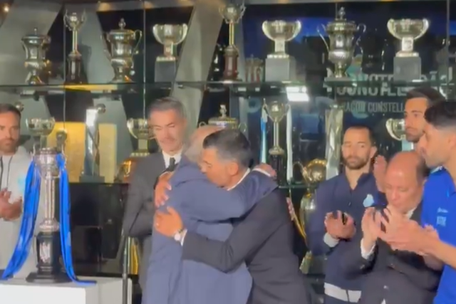 O abraço de Pinto da Costa a Sérgio Conceição e Villas-Boas