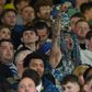 Adepto do Sheffield Wednesday durante jogo com o Portsmouth no Championship