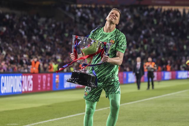 Szczesny saiu da 'reforma' e teve época positiva em Barcelona