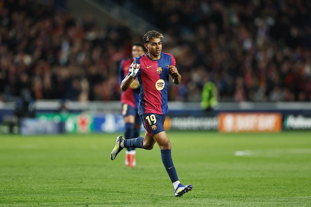 Cláusula de mil milhões e salário de estrela: os números da renovação de Yamal