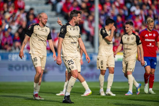 Widzew Lodz em jogo com o Rakow no primeiro escalão polaco, em 2024/25