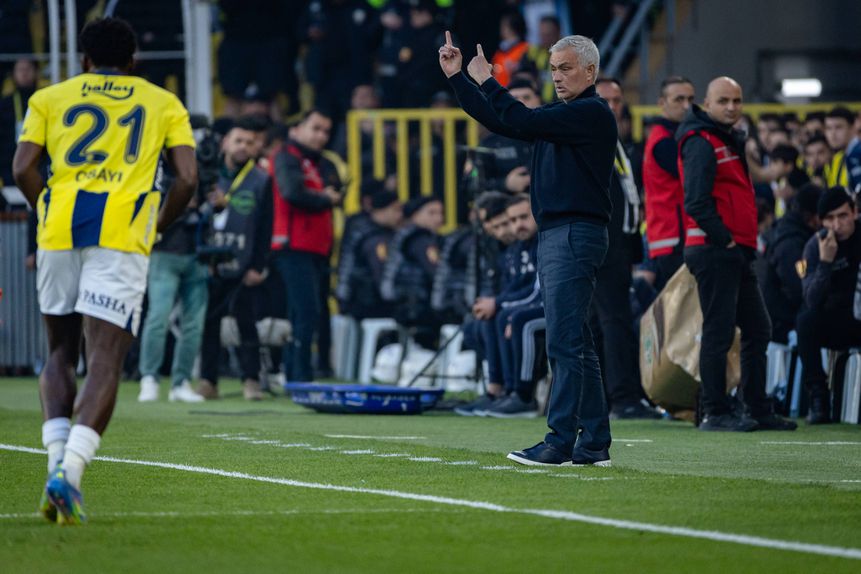 José Mourinho, treinador do Fenerbahçe