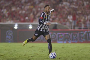Neymar deixa o futuro em aberto: «Falo depois de dia 12»