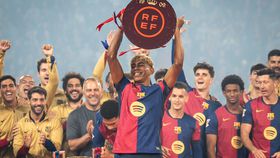 Mercado oficial: Lamine Yamal renova com o Barcelona