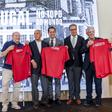 António Simões (Magriço), Hilário (Magriço), Pedro Proença (presidente da FPF), Manuel Queiroz (presidente do CNID) e José Augusto (Magriço) na inauguração da exposição «Portugal no Topo do Mundo», na Cidade do Futebol. Foto FPF